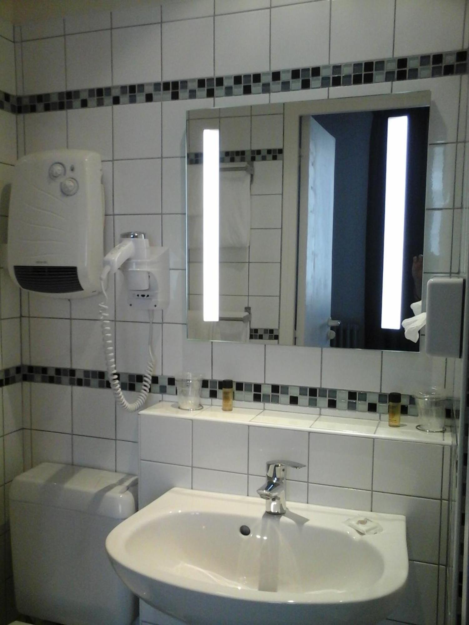 Hotel Carmin Le Havre Room photo